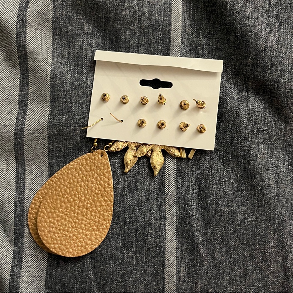 Earring Set 🤎 - Picture 2 of 2